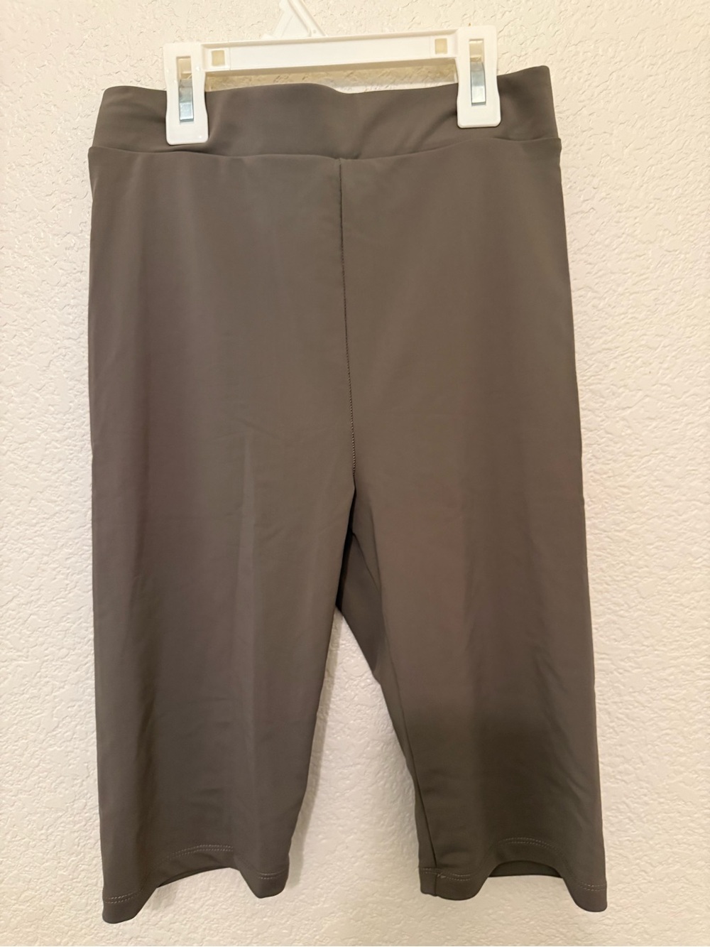 Zara Taupe Knee-Length Active Shorts